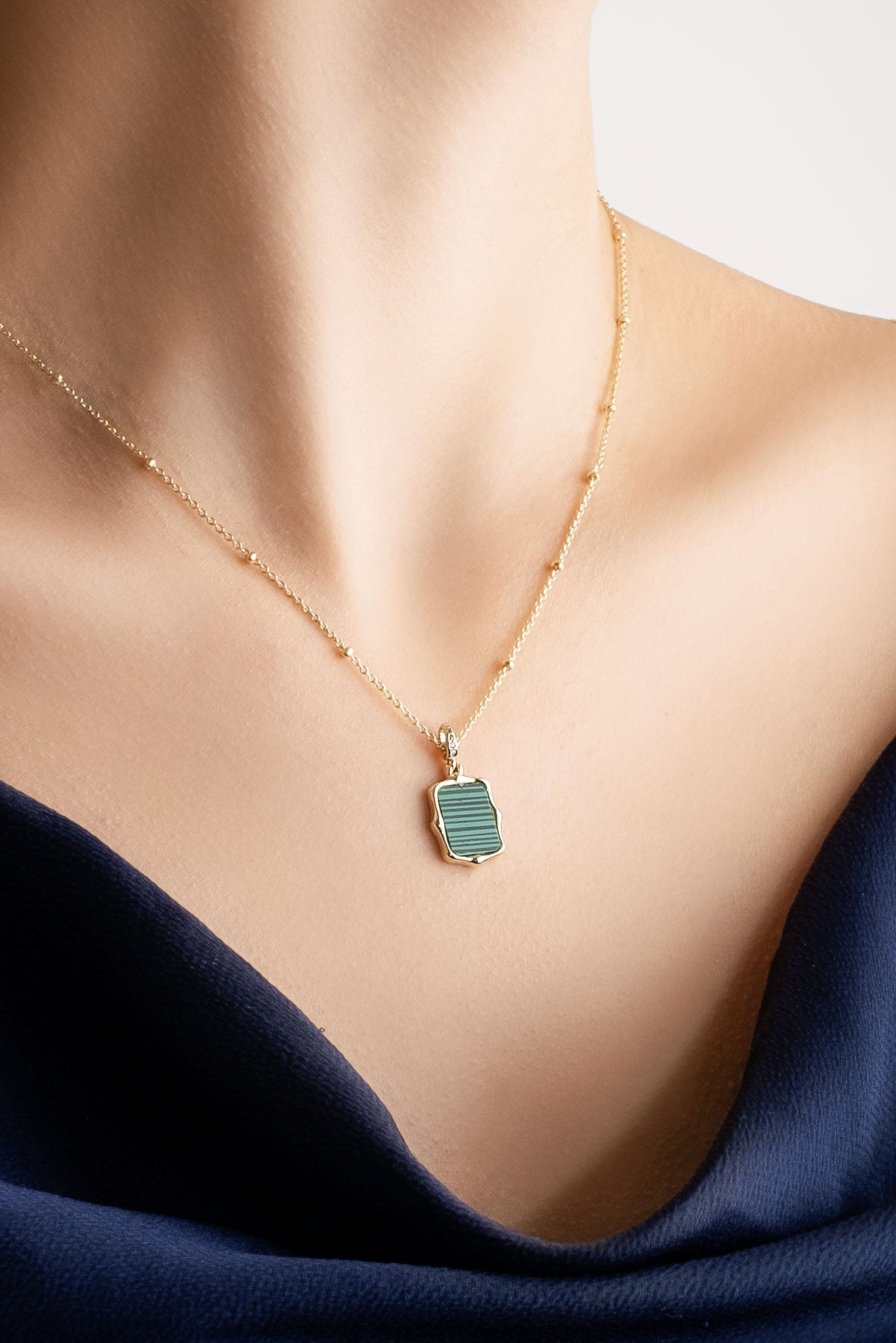 Malahit Işığı 18 Ayar Sarı Altın Kaplama 47 Cm Gümüş Minimal Kolye 07299570444