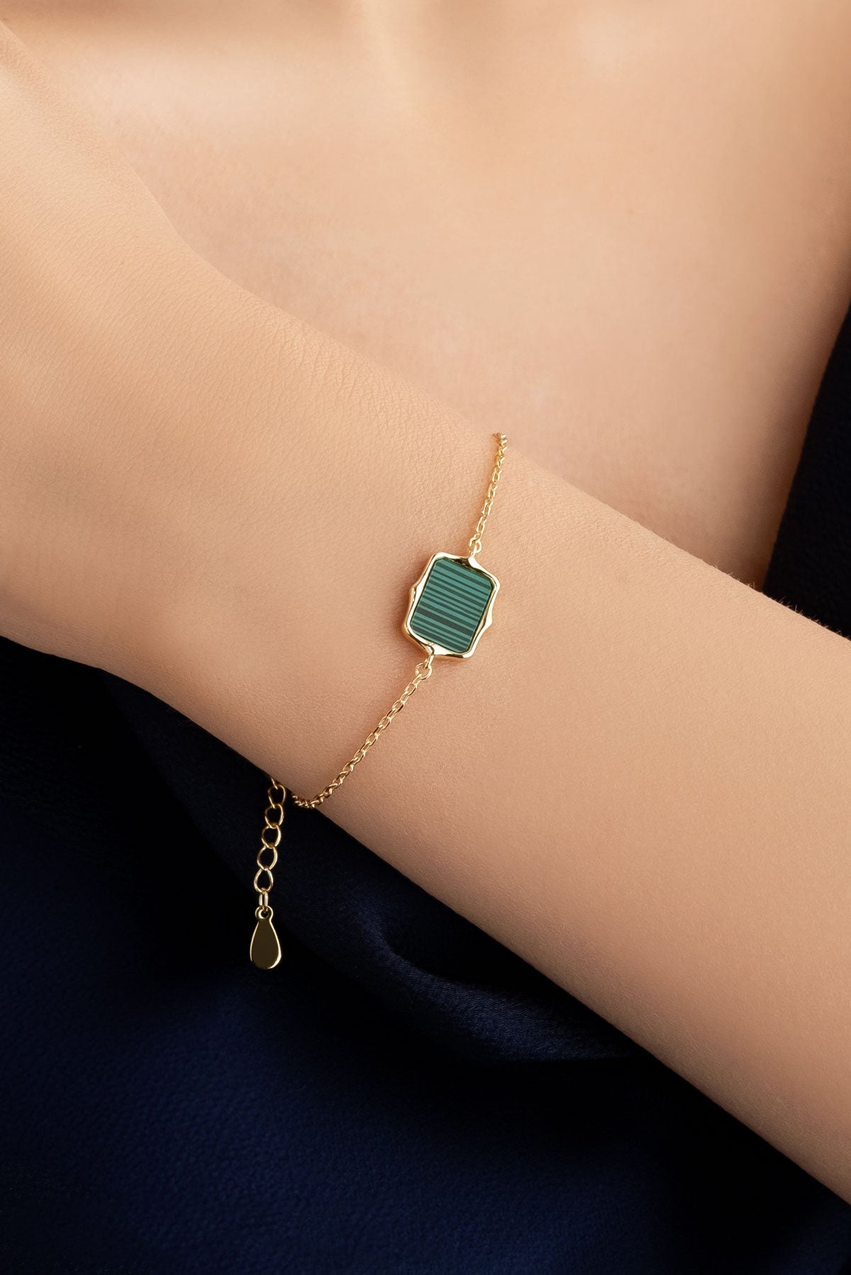 Malahit Taşlı 18 Ayar Sarı Altın Kaplama 21 Cm Gümüş Bileklik 07299580444