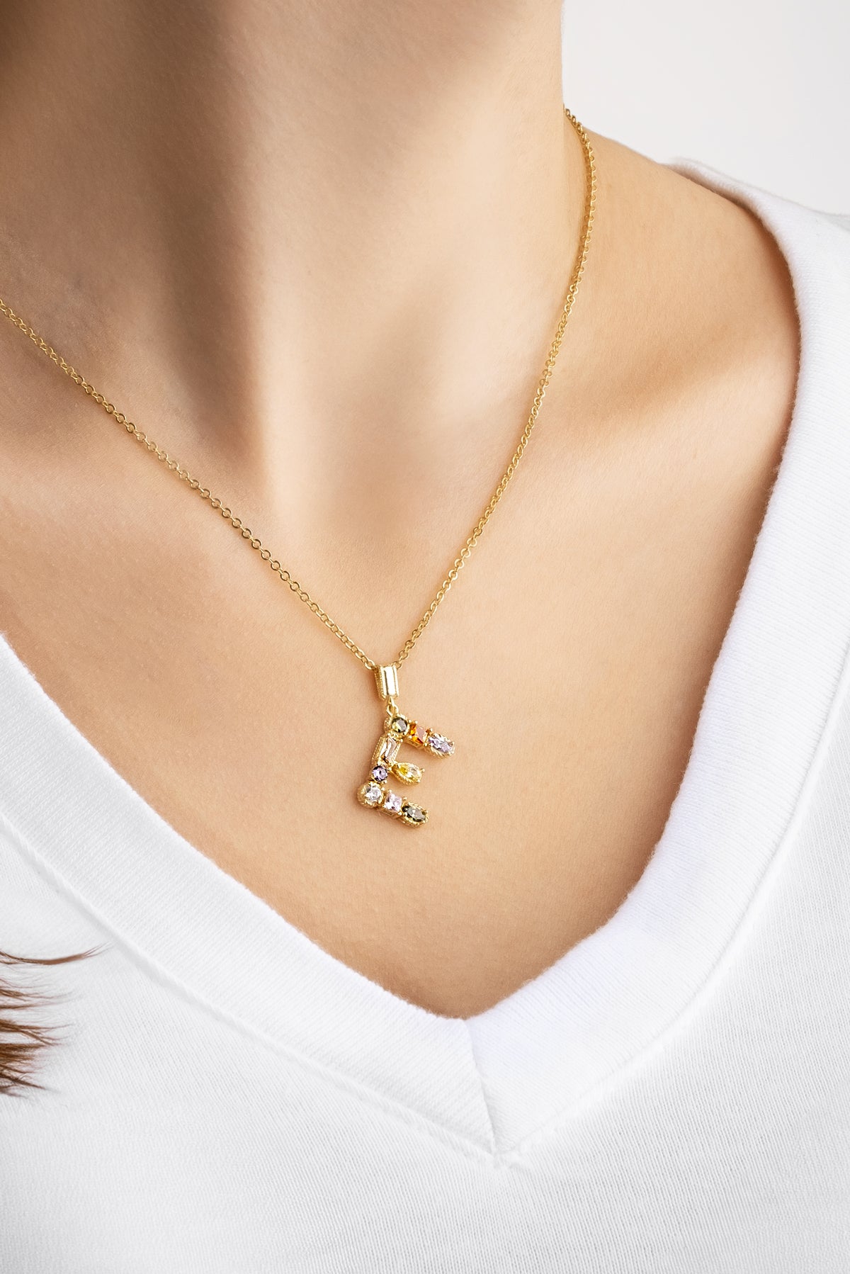 Mini E Harfi Günışığı Renkli 18 Ayar Sarı Altın Kaplama 45 Cm Gümüş Kolye 07300051344