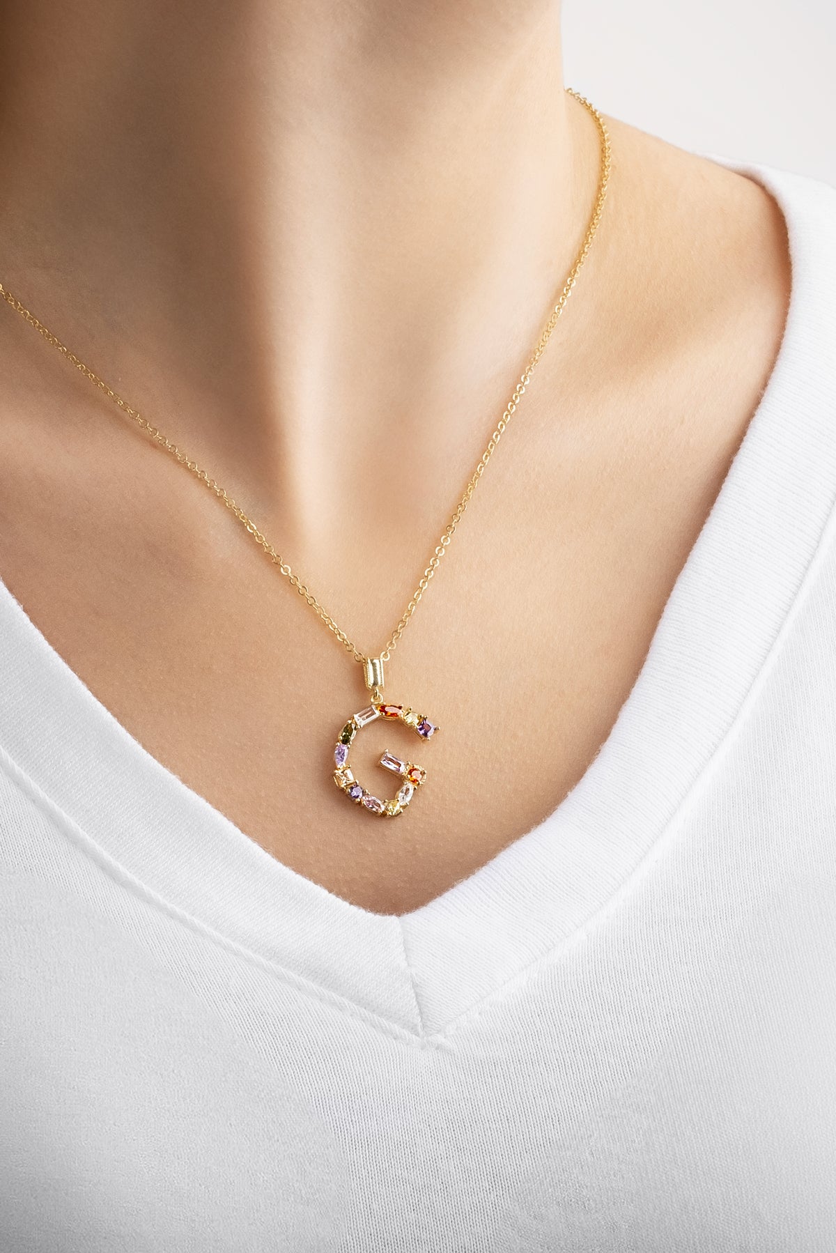 Mini G Harfi Günışığı Renkli 18 Ayar Sarı Altın Kaplama Gümüş Kolye 07300071344