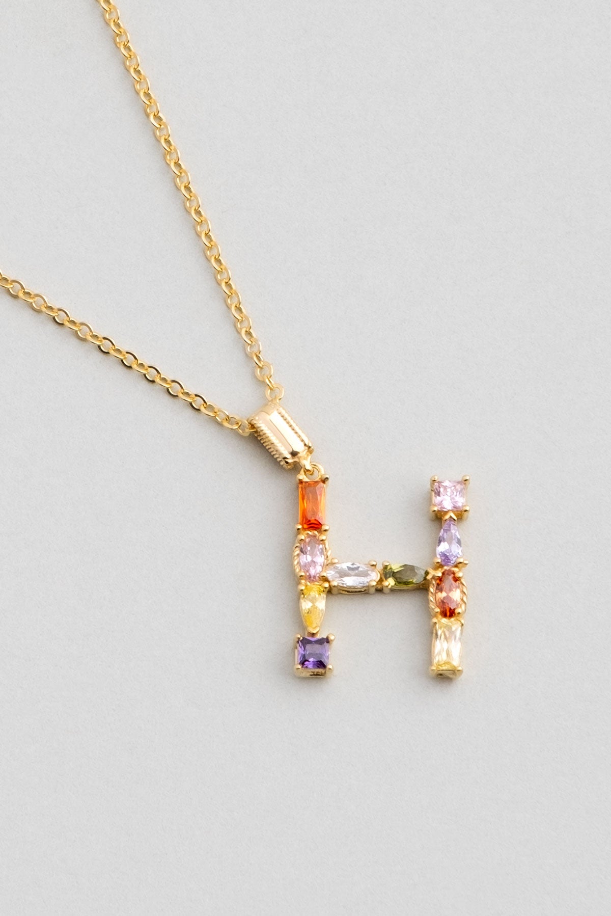 Mini H Harfi Günışığı Renkli 18 Ayar Sarı Altın Kaplama Gümüş Kolye 07300081344