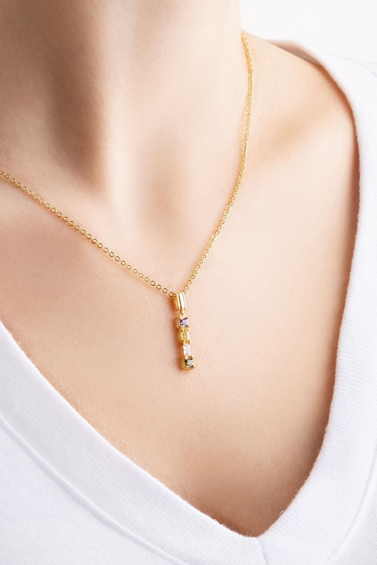 Mini I Harfi Günışığı Renkli 18 Ayar Sarı Altın Kaplama Gümüş Kolye 07300091344