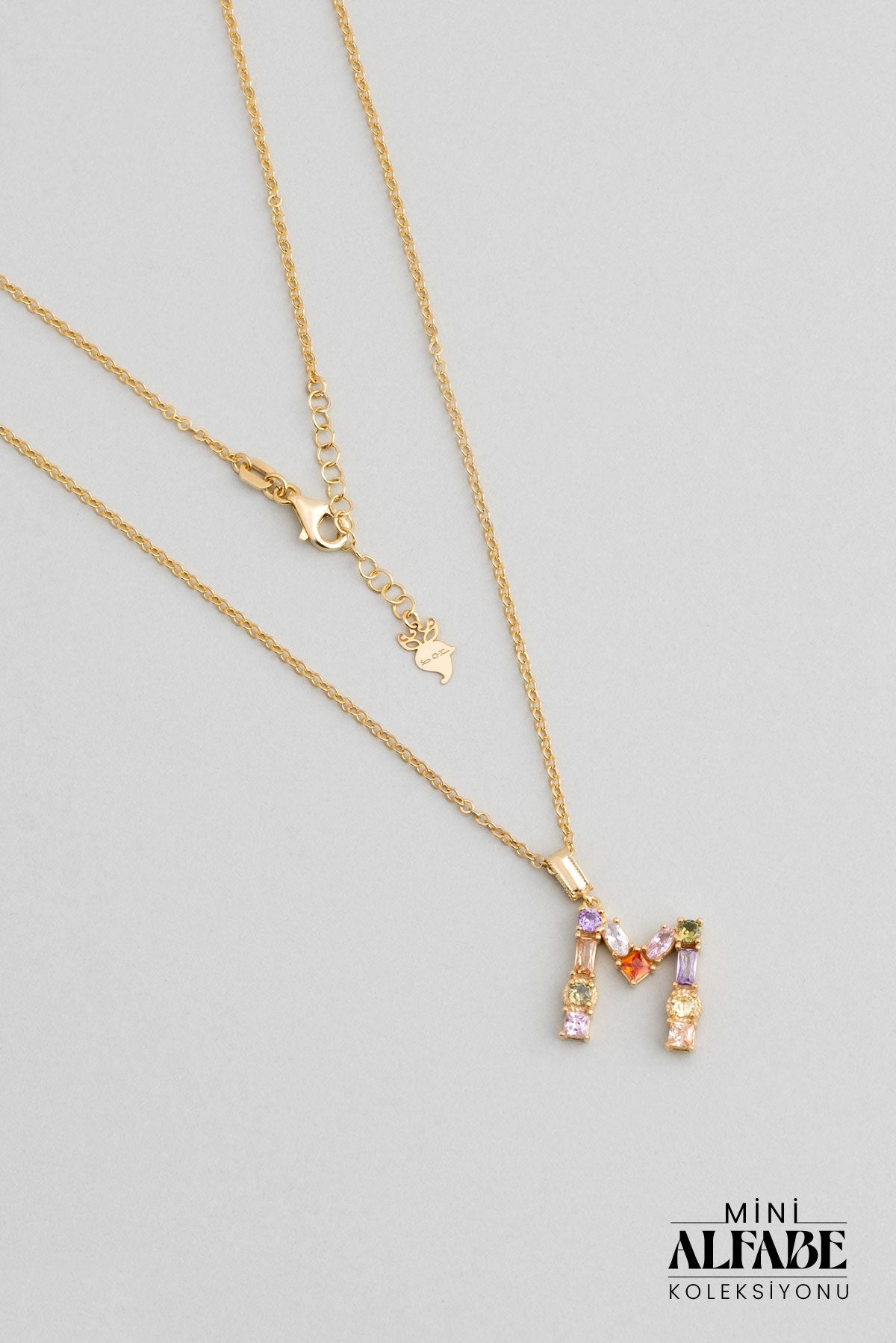 Mini M Harfi Günışığı Renkli 18 Ayar Sarı Altın Kaplama Gümüş Kolye 07300141344