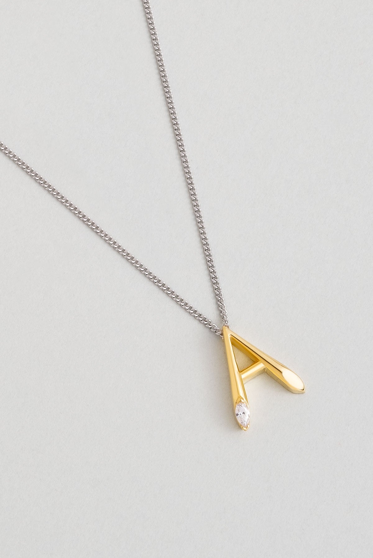 Asimetrik A Harfi 18 Ayar Beyaz Ve Sarı Altın Kaplama 45 Cm Gümüş Harfli Kolye 07302000144