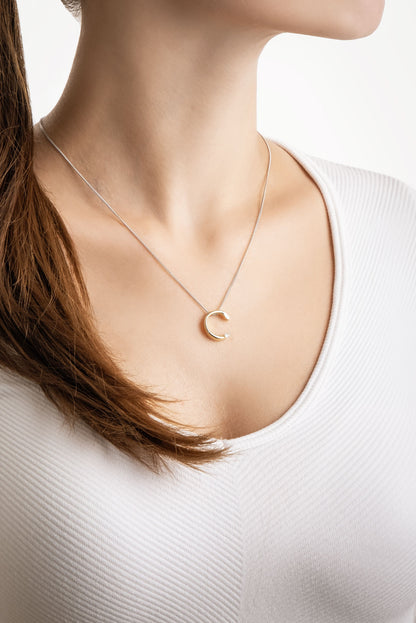 Asimetrik C Harfi 18 Ayar Beyaz Ve Sarı Altın Kaplama 45 Cm Gümüş Harfli Kolye 07302020144