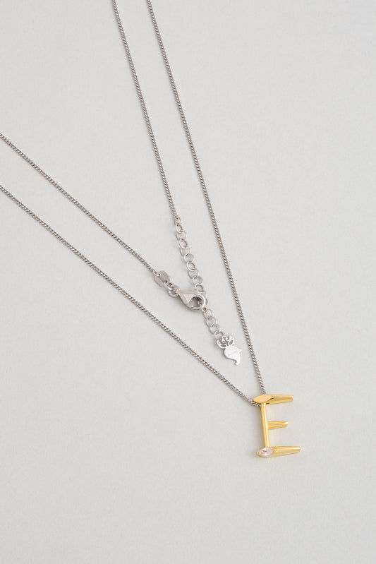 Asimetrik E Harfi 18 Ayar Beyaz Ve Sarı Altın Kaplama 45 Cm Gümüş Harfli Kolye 07302050144
