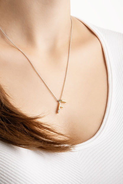 Asimetrik F Harfi 18 Ayar Beyaz Ve Sarı Altın Kaplama 45 Cm Gümüş Harfli Kolye 07302060144