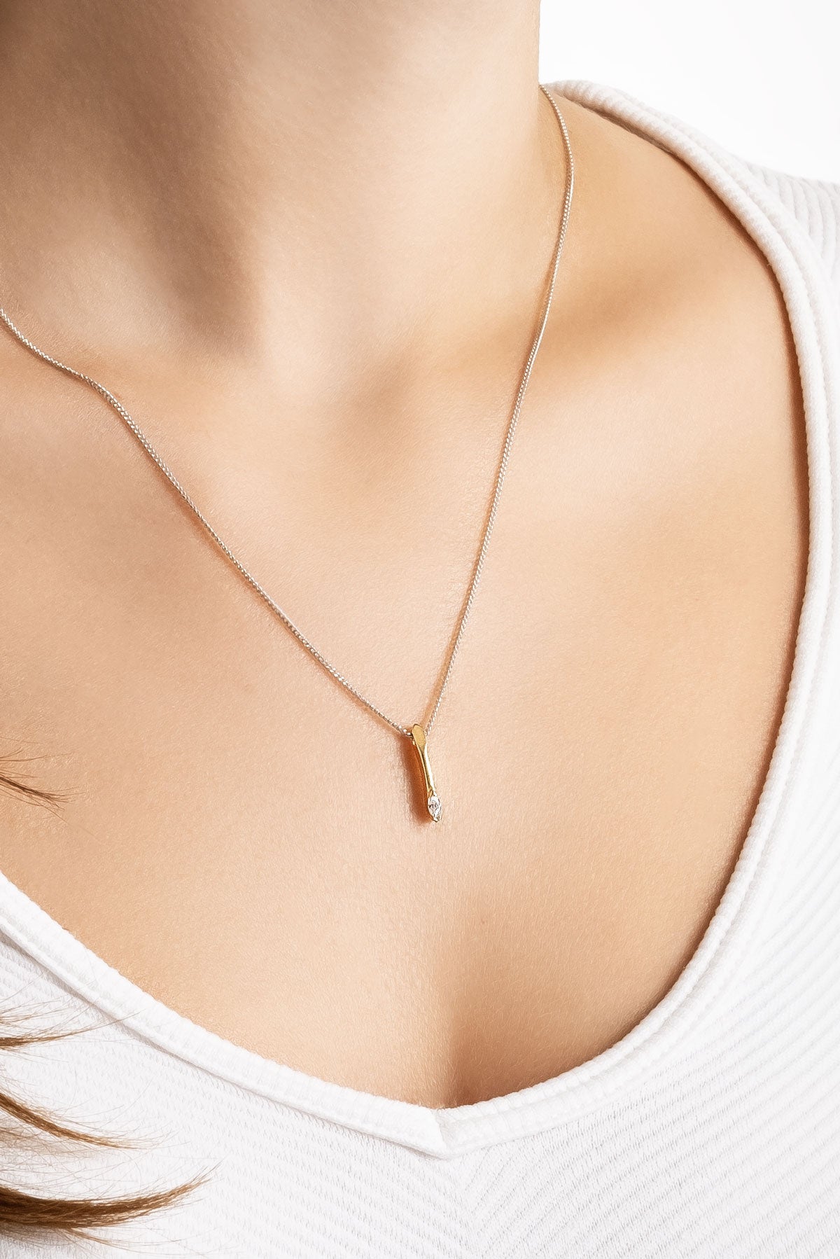 Asimetrik I Harfi 18 Ayar Beyaz Ve Sarı Altın Kaplama 45 Cm Gümüş Harfli Kolye 07302090144