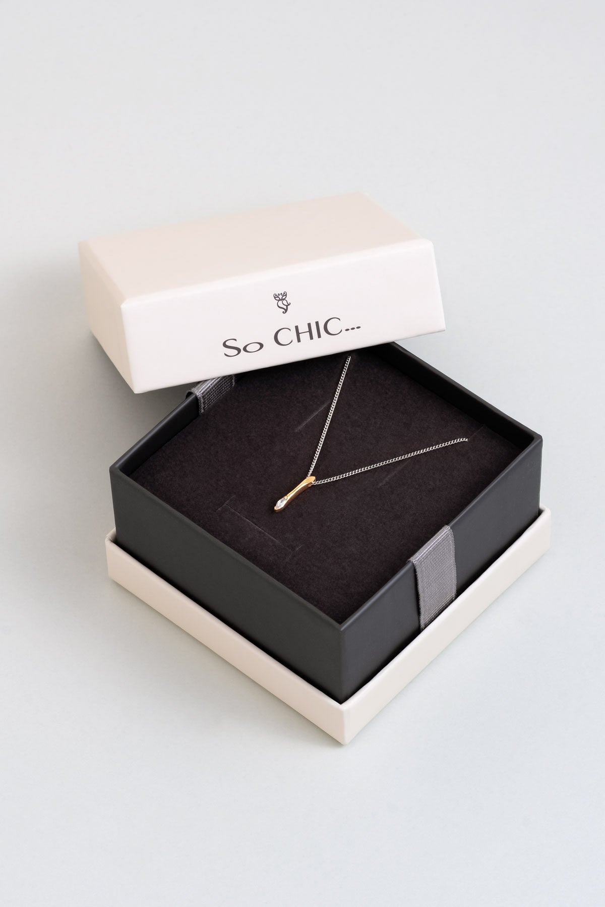 Asimetrik I Harfi 18 Ayar Beyaz Ve Sarı Altın Kaplama 45 Cm Gümüş Harfli Kolye 07302090144