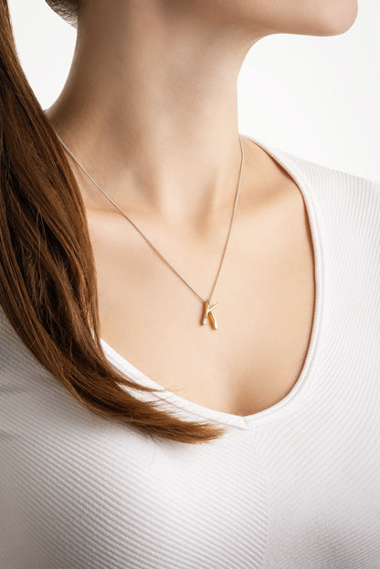 Asimetrik K Harfi 18 Ayar Beyaz Ve Sarı Altın Kaplama 45 Cm Gümüş Harfli Kolye 07302120144