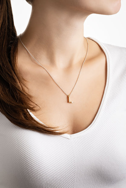 Asimetrik L Harfi 18 Ayar Beyaz Ve Sarı Altın Kaplama 45 Cm Gümüş Harfli Kolye 07302130144