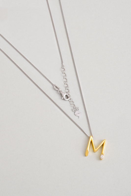 Asimetrik M Harfi 18 Ayar Beyaz Ve Sarı Altın Kaplama 45 Cm Gümüş Harfli Kolye 07302140144