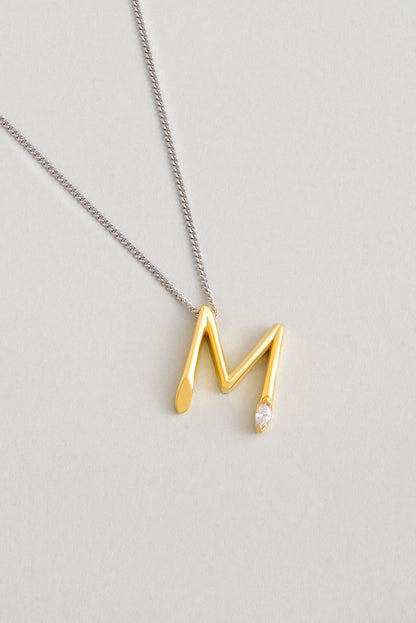 Asimetrik M Harfi 18 Ayar Beyaz Ve Sarı Altın Kaplama 45 Cm Gümüş Harfli Kolye 07302140144
