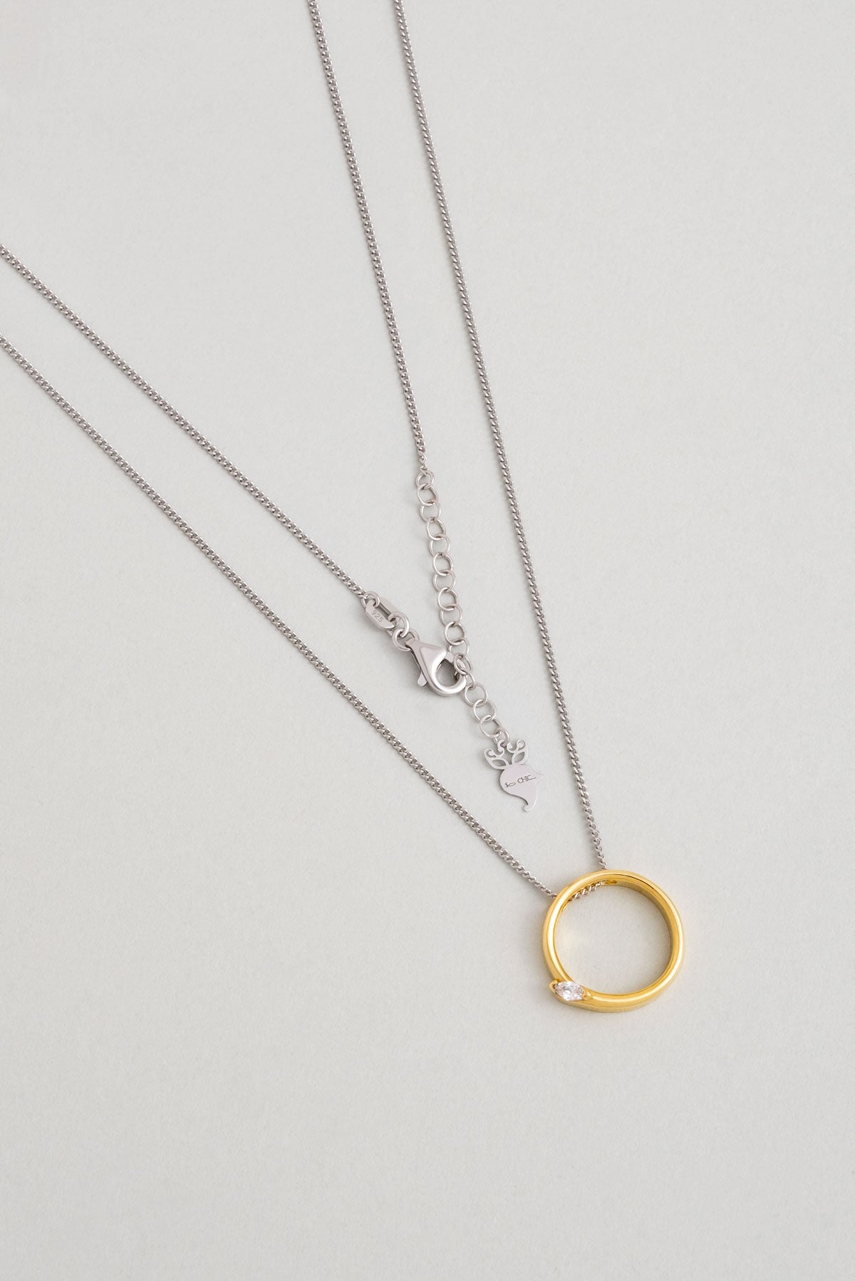 Asimetrik O Harfi 18 Ayar Beyaz Ve Sarı Altın Kaplama 45 Cm Gümüş Harfli Kolye 07302160144