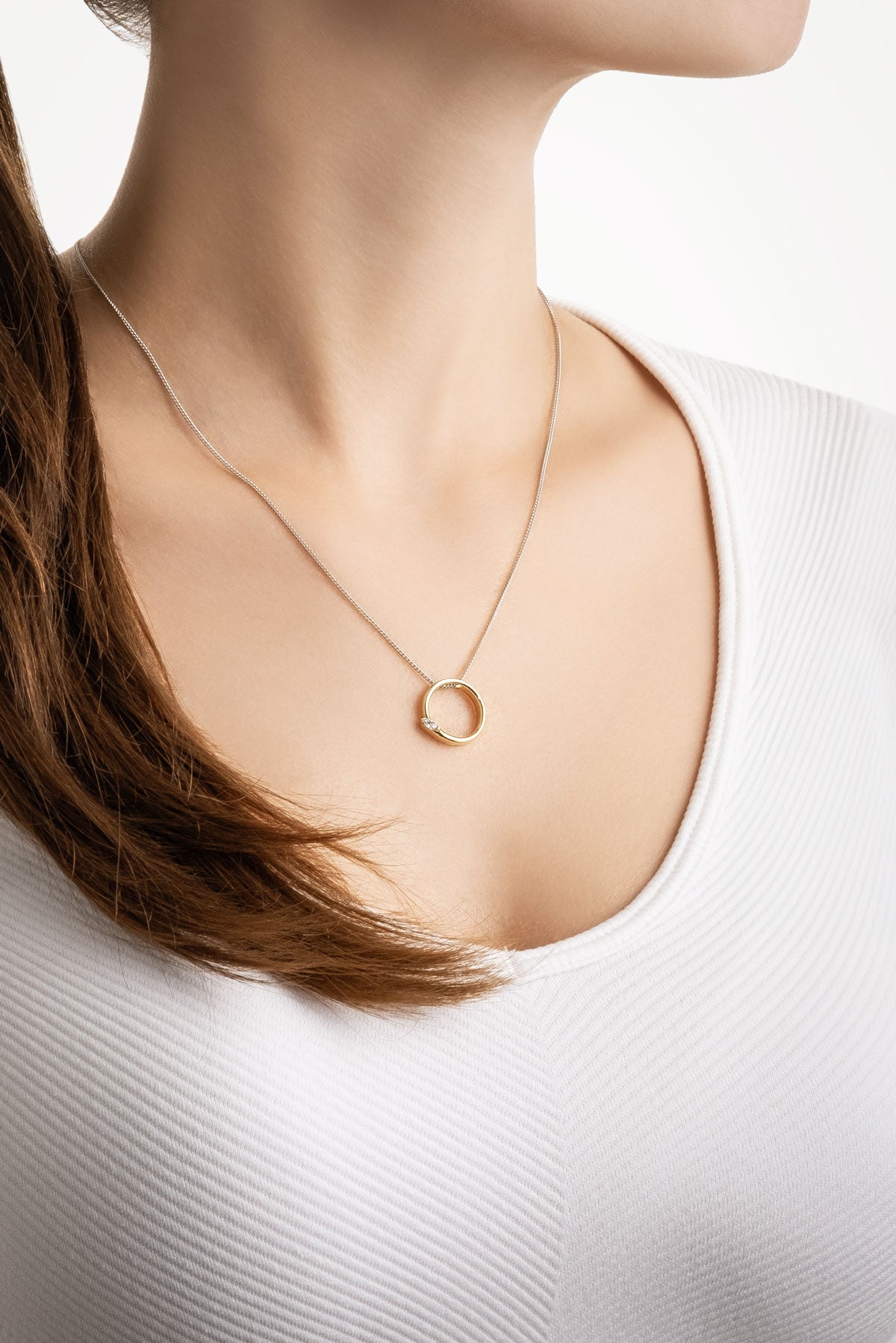 Asimetrik O Harfi 18 Ayar Beyaz Ve Sarı Altın Kaplama 45 Cm Gümüş Harfli Kolye 07302160144