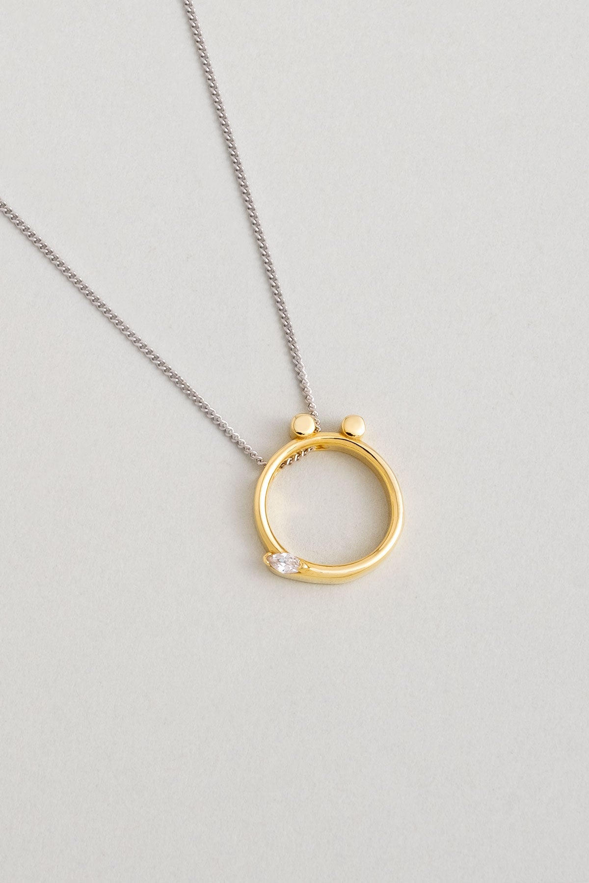 Asimetrik Ö Harfi 18 Ayar Beyaz Ve Sarı Altın Kaplama 45 Cm Gümüş Harfli Kolye 07302170144