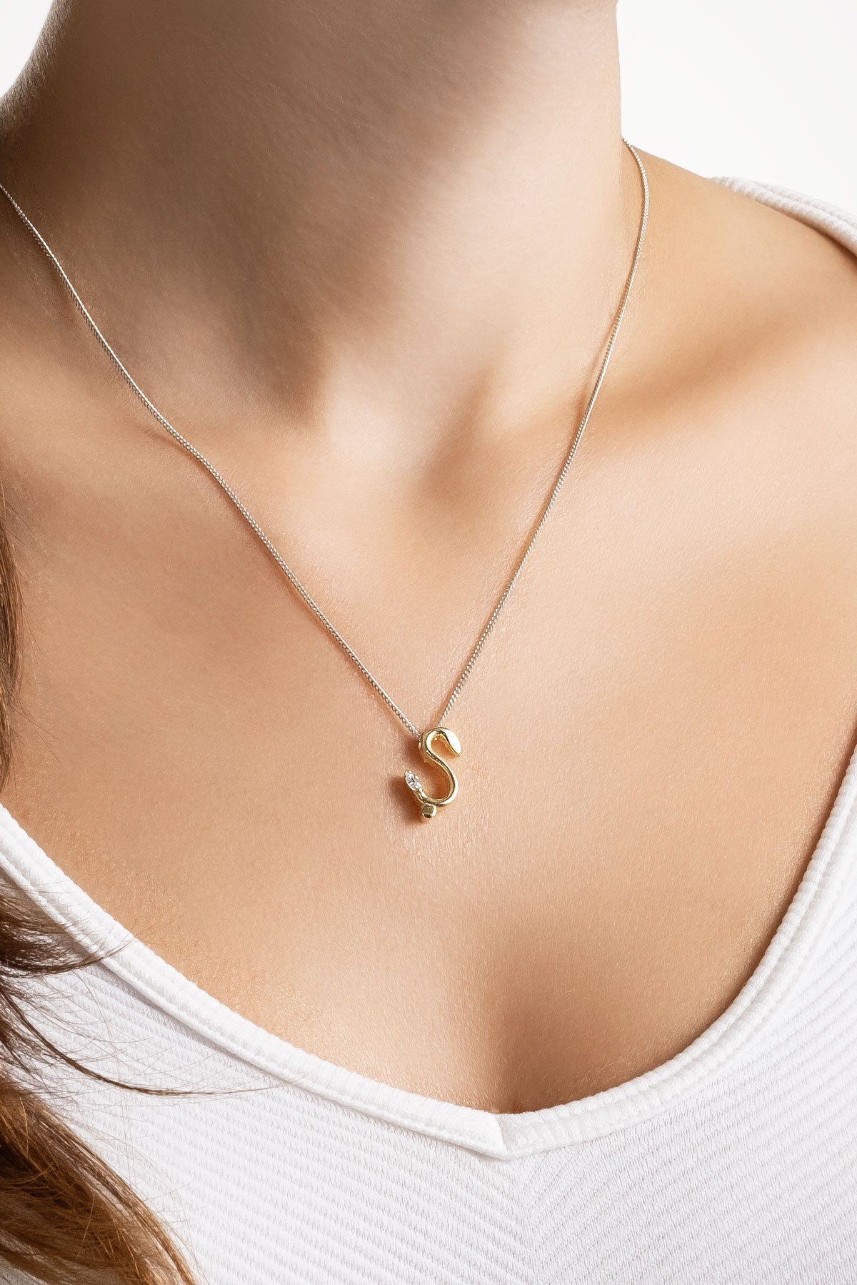 Asimetrik Ş Harfi 18 Ayar Beyaz Ve Sarı Altın Kaplama 45 Cm Gümüş Harfli Kolye 07302210144