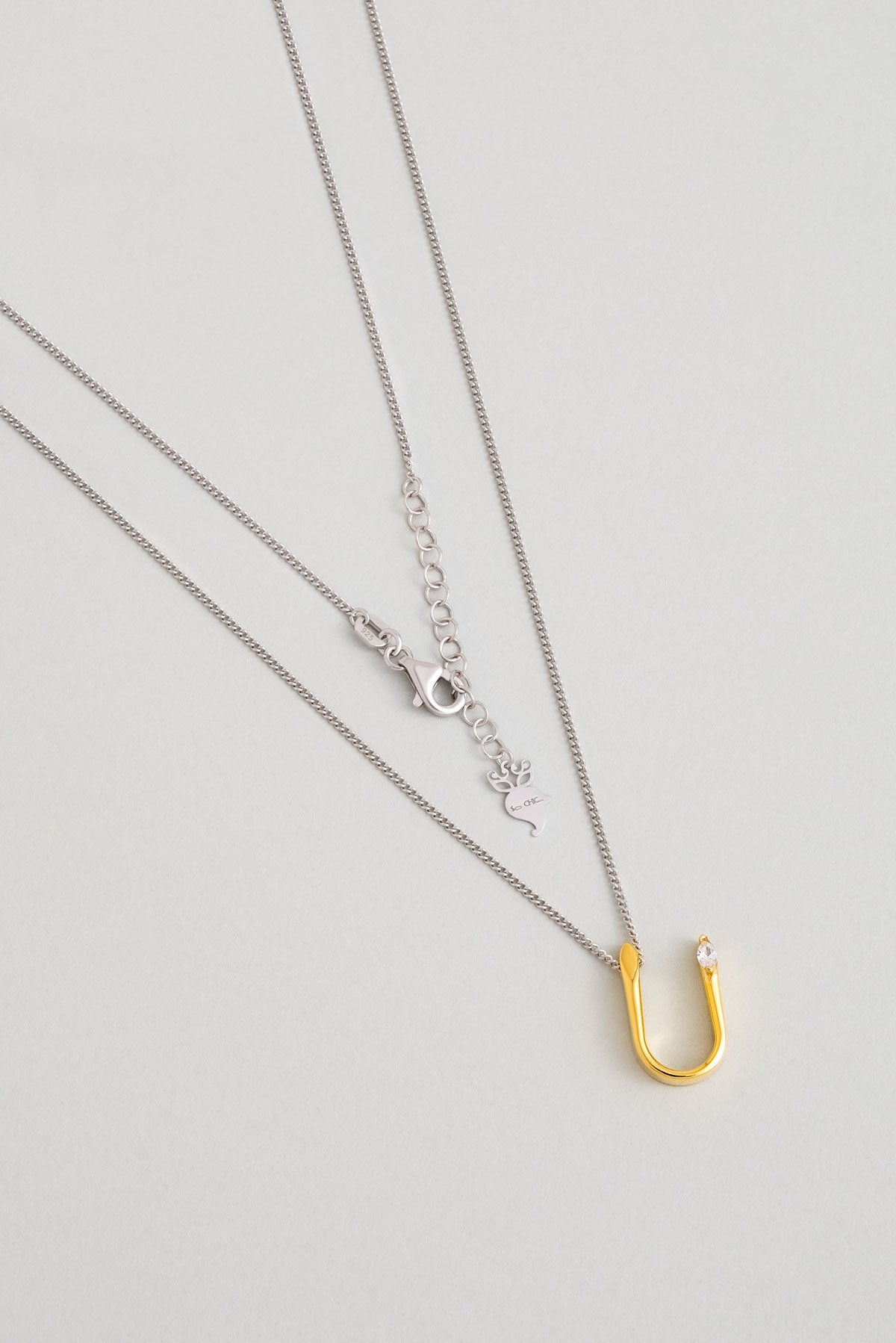 Asimetrik U Harfi 18 Ayar Beyaz Ve Sarı Altın Kaplama 45 Cm Gümüş Harfli Kolye 07302230144