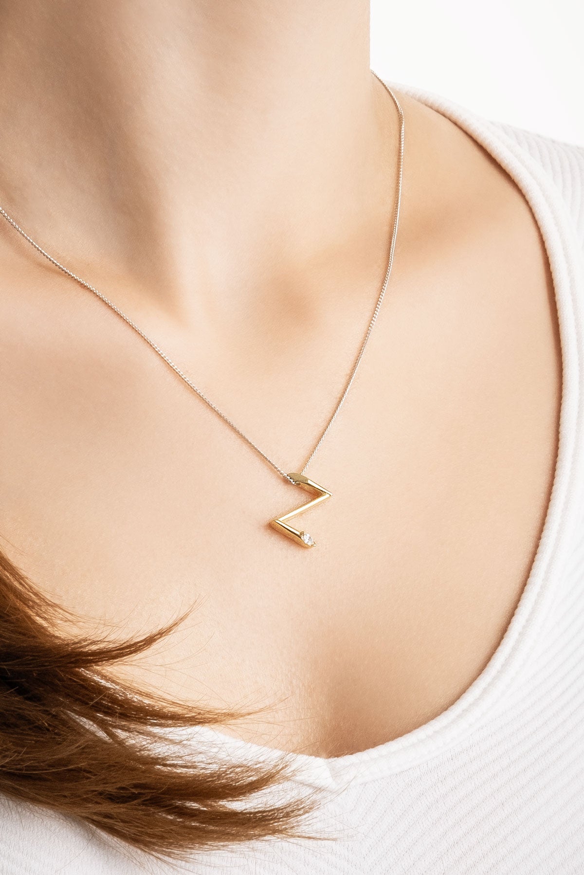 Asimetrik Z Harfi 18 Ayar Beyaz Ve Sarı Altın Kaplama 45 Cm Gümüş Harfli Kolye 07302270144