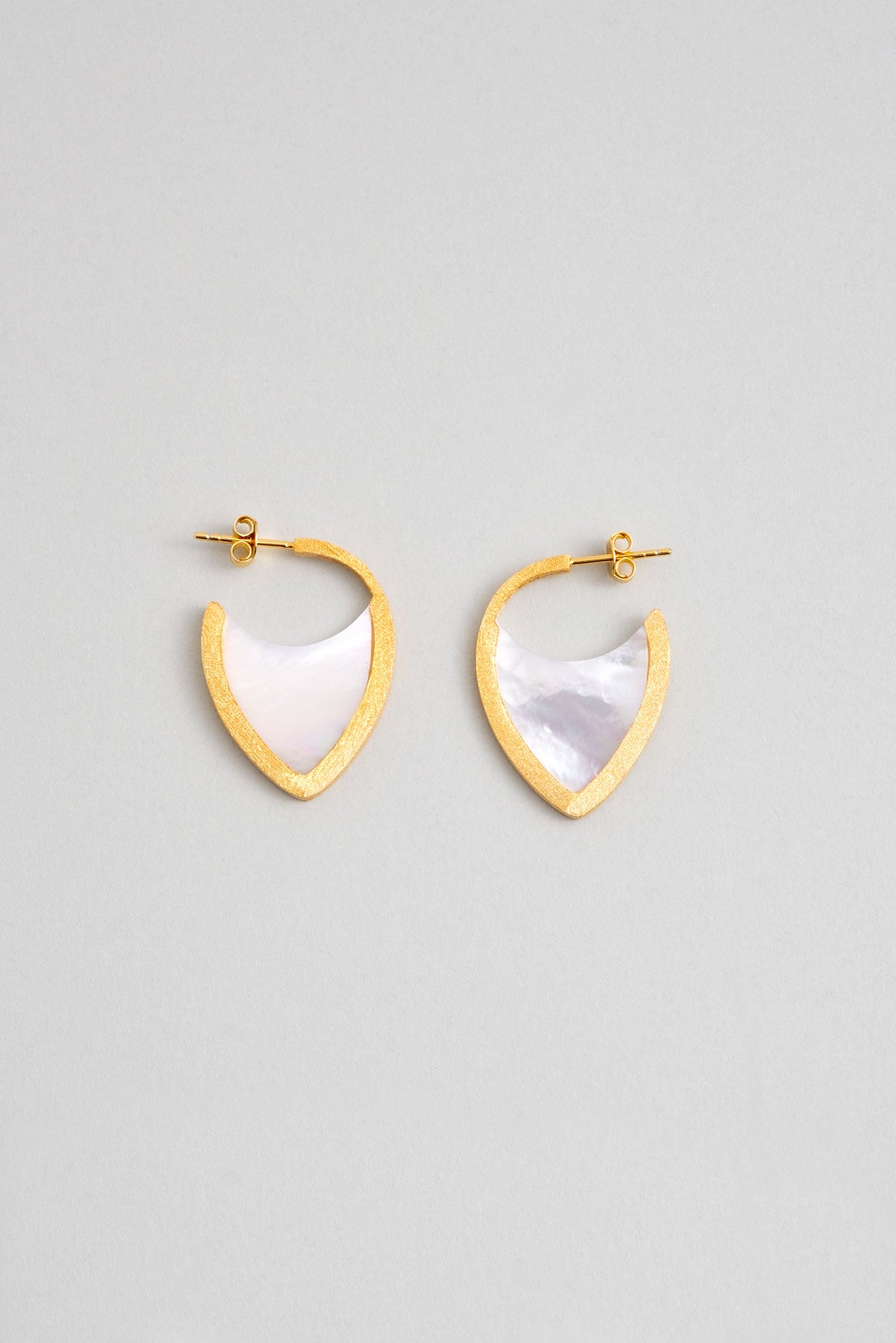 Petra Işıtısı 18 Ayar Sarı Altın Kaplama Gümüş Küpe 07303314644