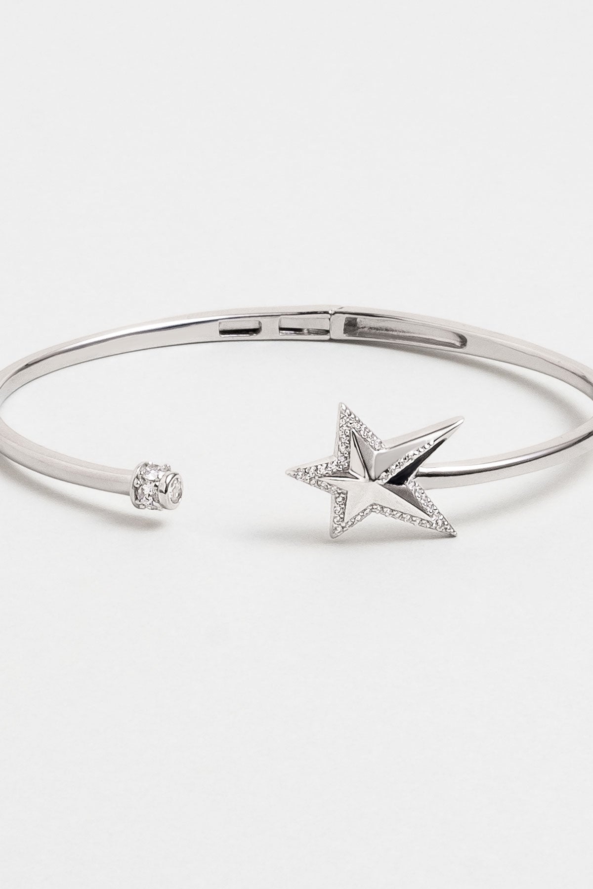 Dilek Yıldızı 18 Ayar Beyaz Altın Kaplama Gümüş Kelepçe Bileklik 07304560199