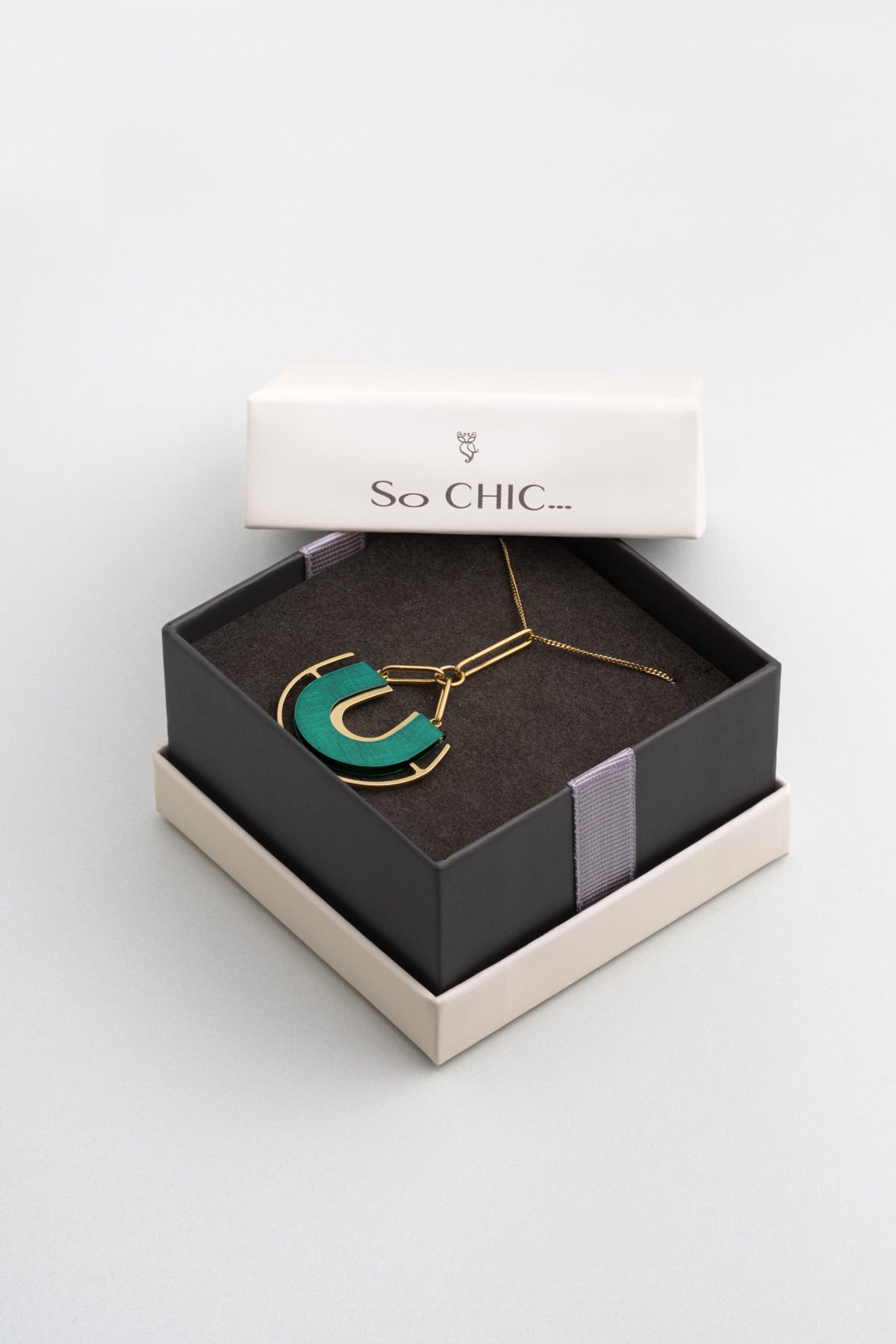 Nil Yeşili 18 Ayar Sarı Altın Kaplama 45 Cm Gümüş Tasarım Kolye 07307800444