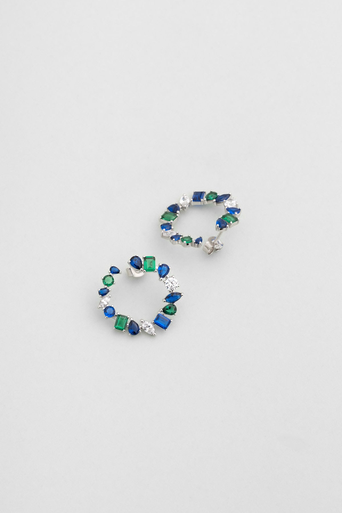 Yakamoz Aurası 18 Ayar Beyaz Altın Kaplama Gümüş Küpe 07307851399