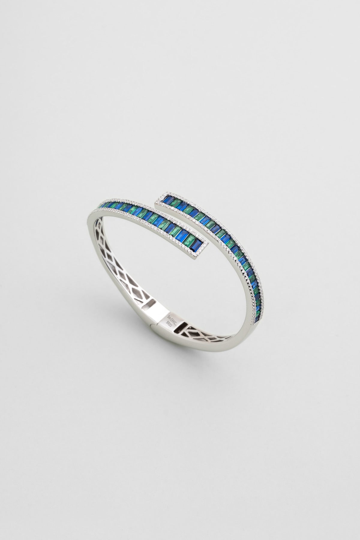 Renkli Baget Taşlı 18 Ayar Beyaz Altın Kaplama Gümüş Kelepçe Bileklik 07307881399