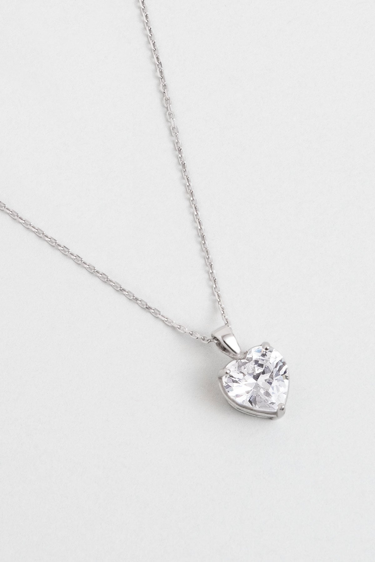 Gizemli Kalp 18 Ayar Beyaz Altın Kaplama 45 Cm Gümüş Kolye 07309060199