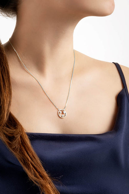 Yıldızlar Geçidi 18 Ayar Beyaz Altın Kaplama 45 Cm Gümüş Kolye 07312060199