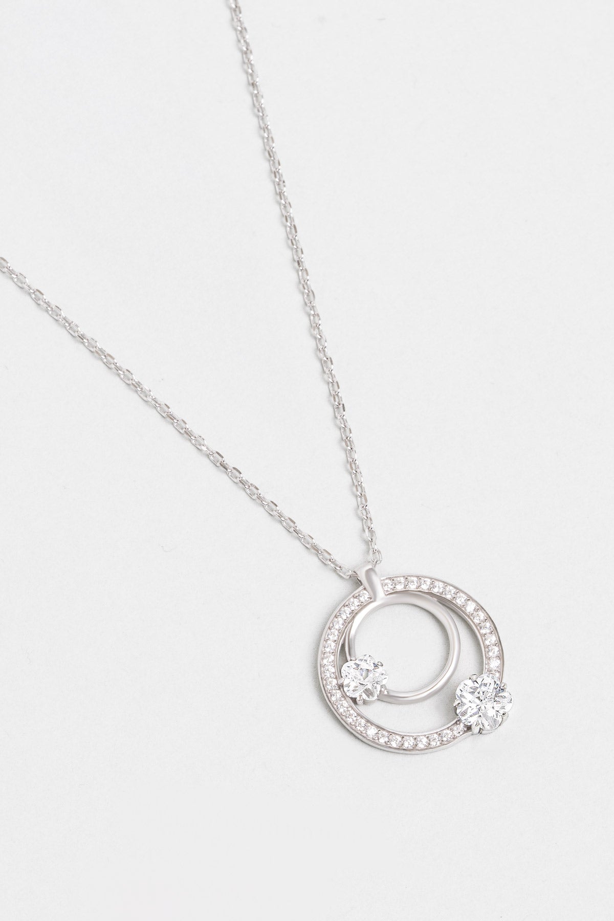 Tutulma 18 Ayar Beyaz Altın Kaplama 44 Cm Gümüş Yıldız Kolye 07312080199