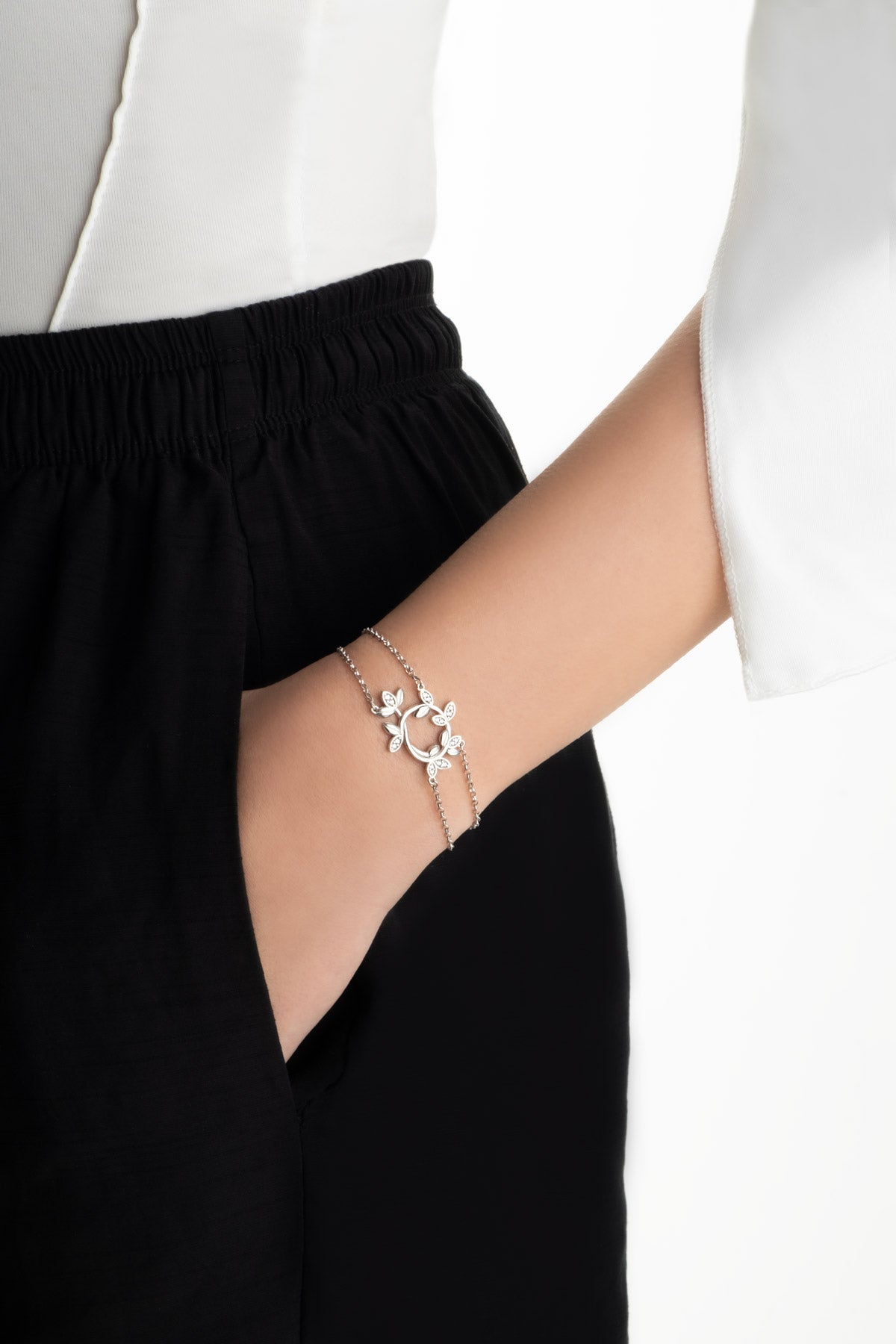 Sevgi Sarmaşığı 18 Ayar Beyaz Altın Kaplama 19 Cm Gümüş Bileklik 07313030199