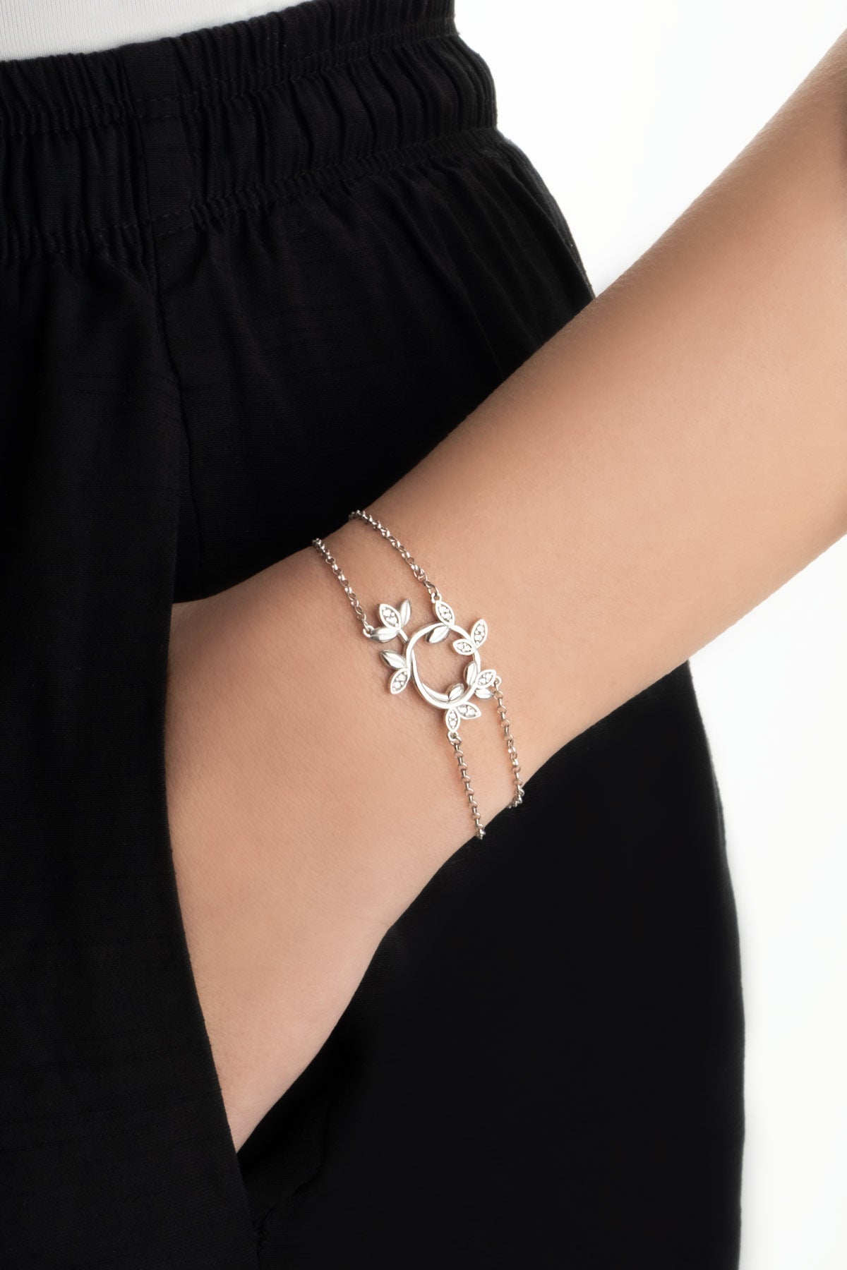 Sevgi Sarmaşığı 18 Ayar Beyaz Altın Kaplama 19 Cm Gümüş Bileklik 07313030199