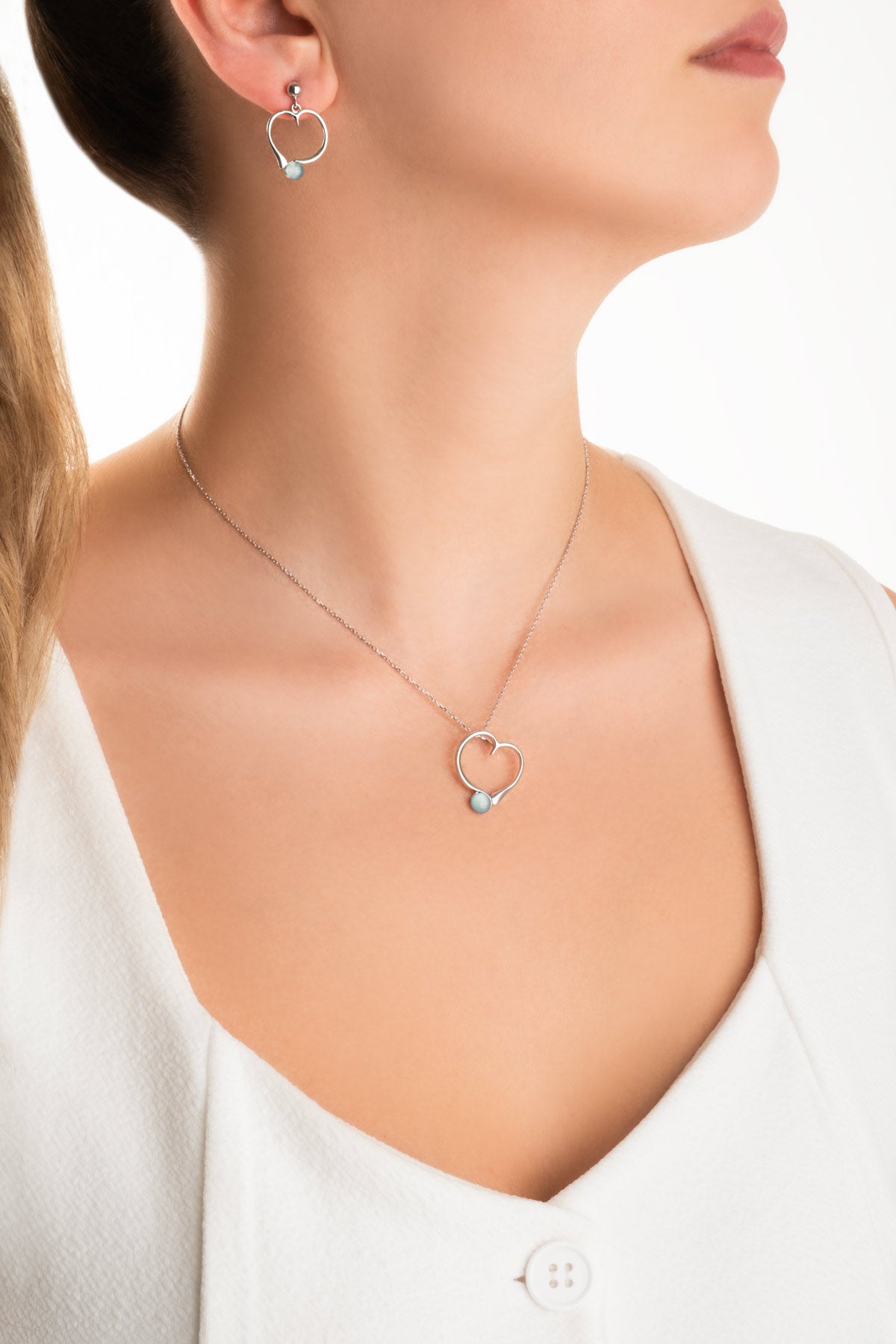 Kalsedon Kalbi 18 Ayar Beyaz Altın Kaplama Gümüş Küpe 07314080599