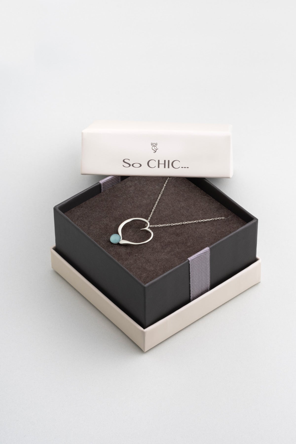 Kalsedon Kalbi 18 Ayar Beyaz Altın Kaplama 42 Cm Gümüş Kolye 07314090599