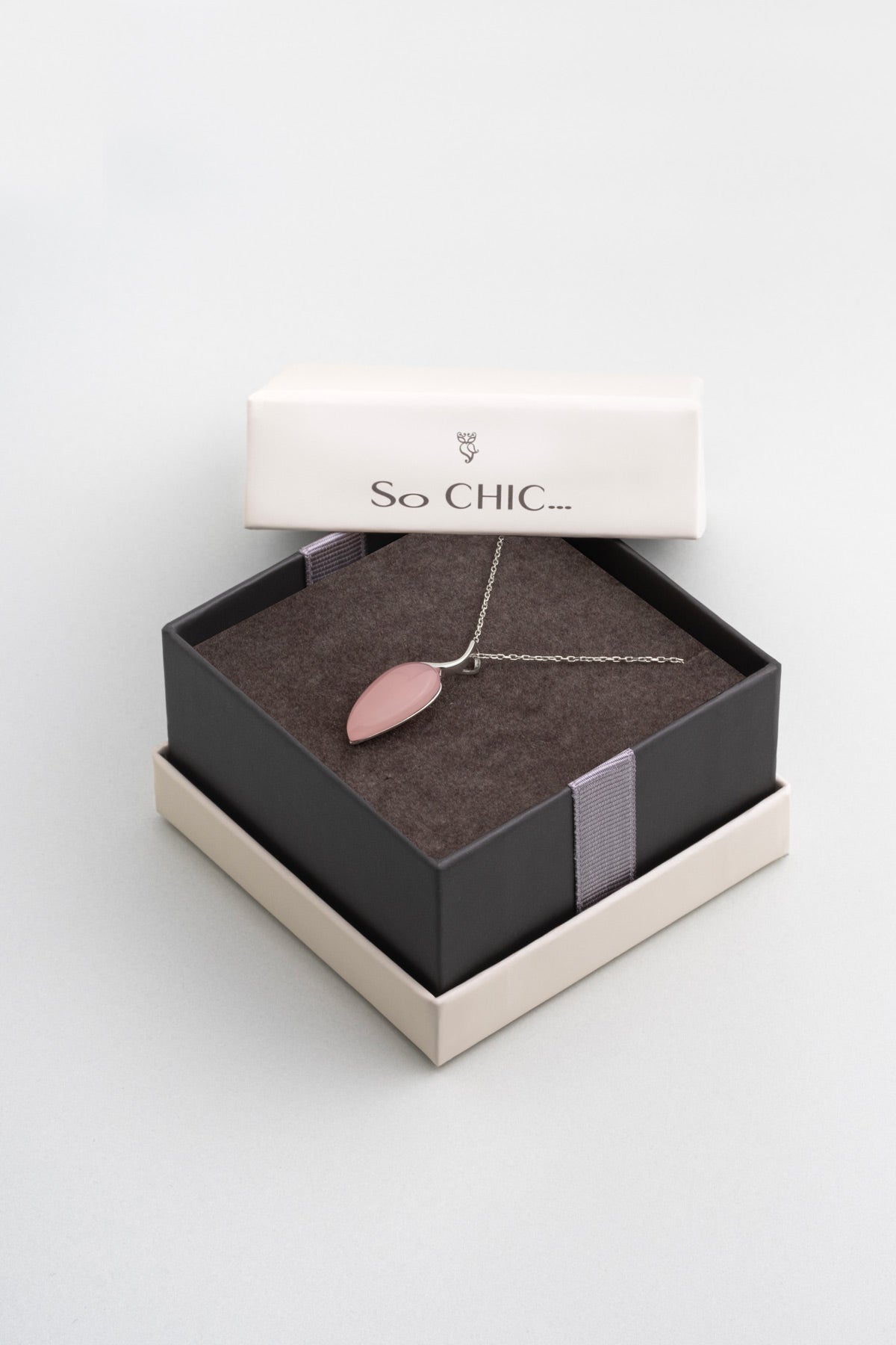 Damla Kalsedon 18 Ayar Beyaz Altın Kaplama 42 Cm Gümüş Kolye 07314290399