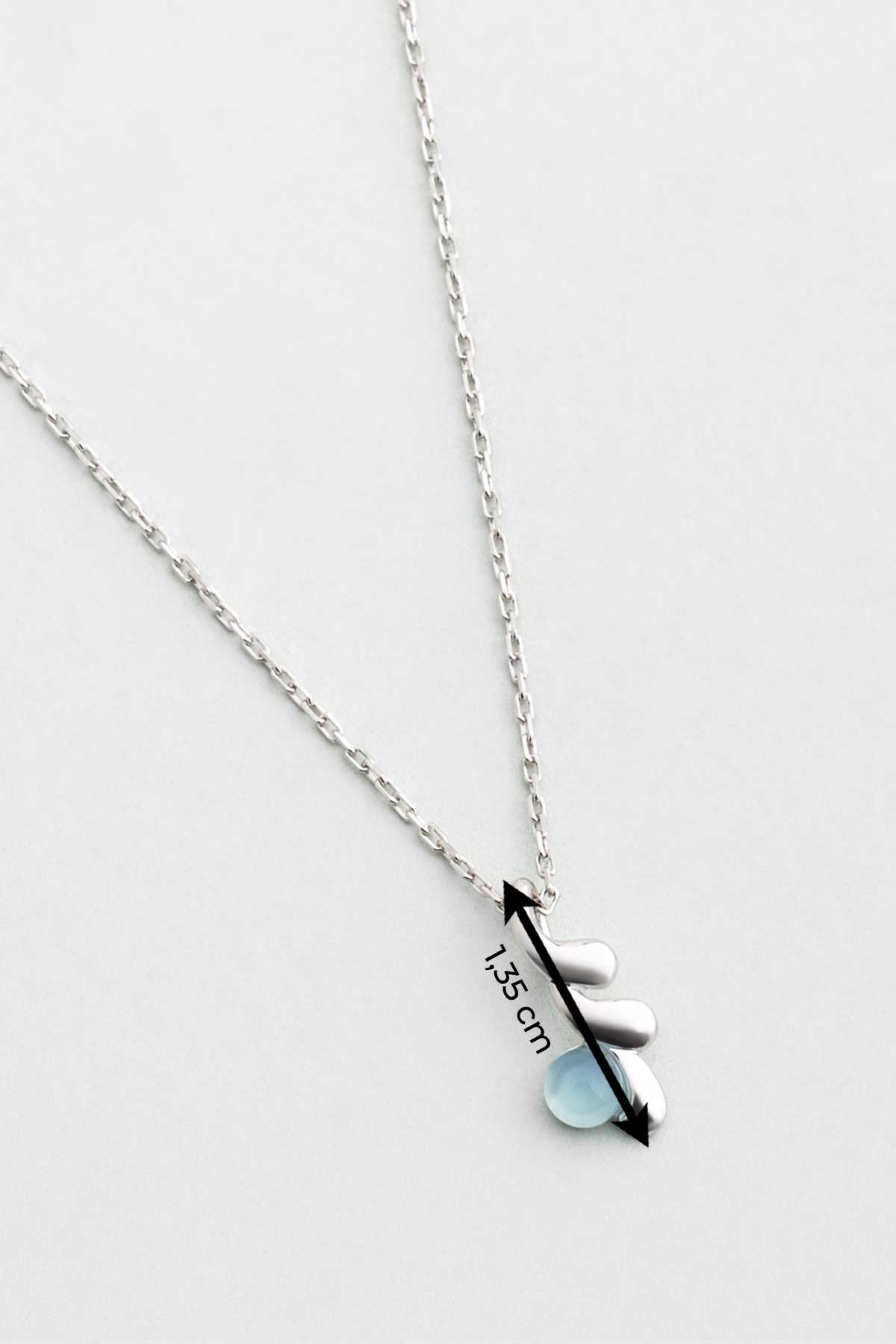 Kalsedon Serüveni 18 Ayar Beyaz Altın Kaplama 42 Cm Gümüş Kolye 07314440599