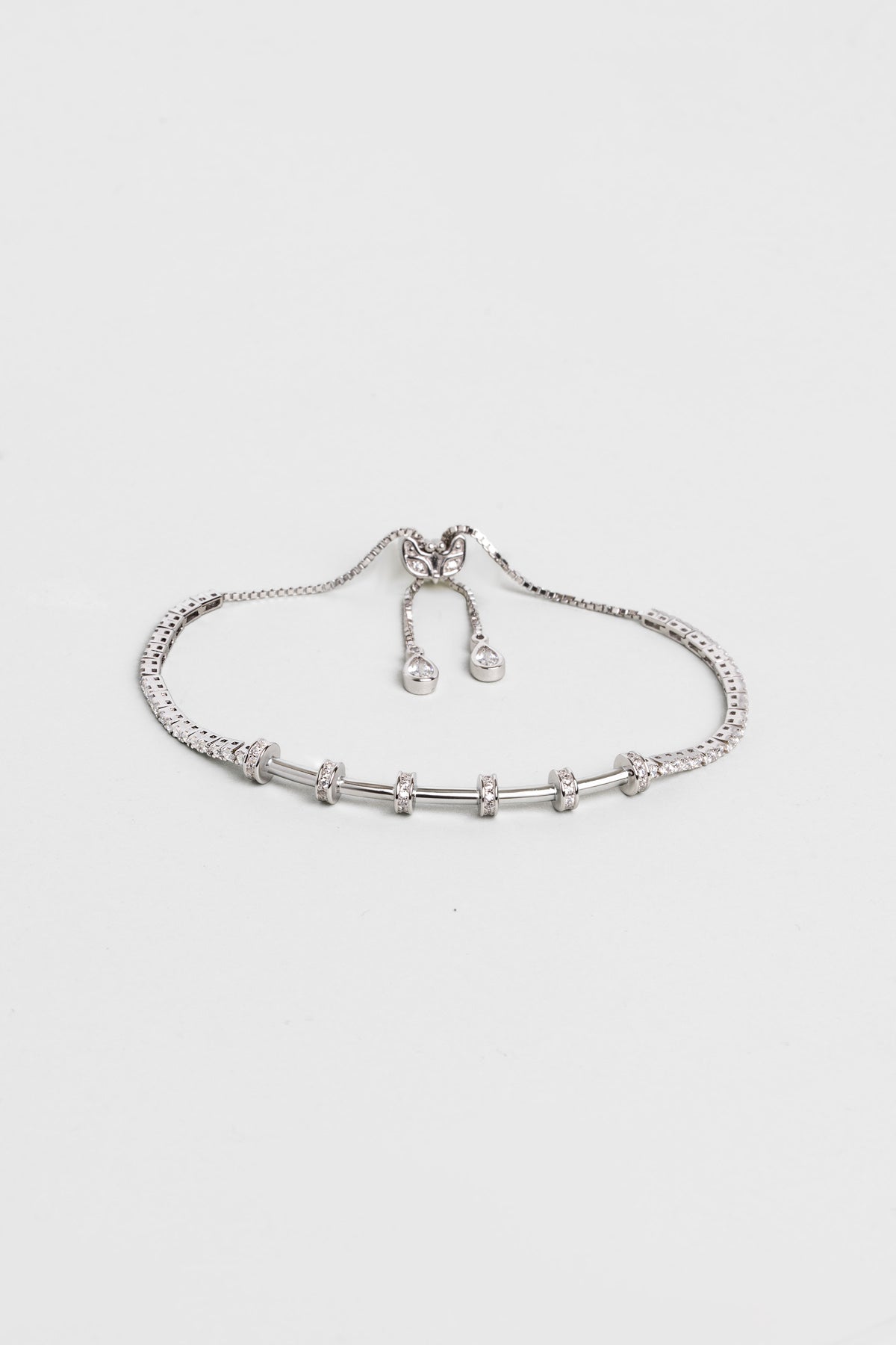 Su Yolu 18 Ayar Beyaz Altın Kaplama Ayarlanabilir Beş Bölmeli Charm Bileklik 07316360199