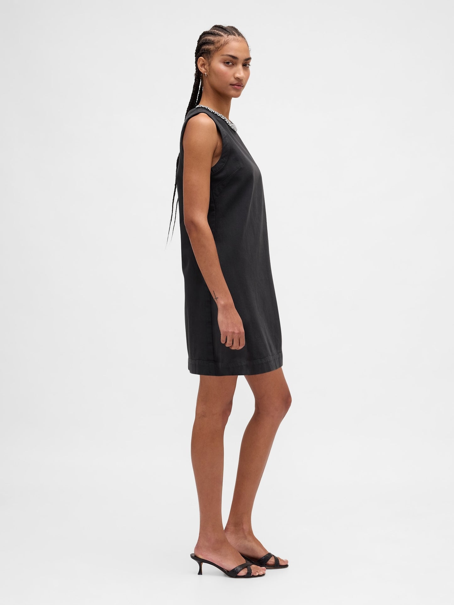 Siyah Jewel-neck Mini Shift Elbise