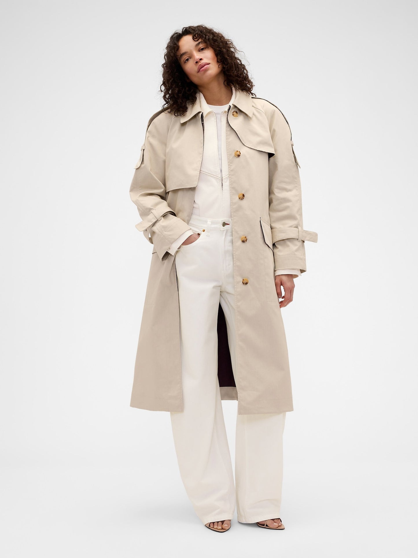 Ekru Gap × Victoria Beckham Trençkot