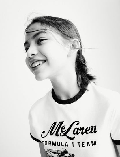 Pamuk Karışımlı Mclaren Logolu Kısa Kesim Üst (2-16 Yaş)