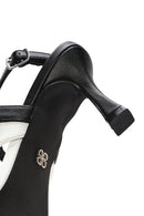 Kadın Siyah Bilekten Tokalı Ince Topuklu Sandalet