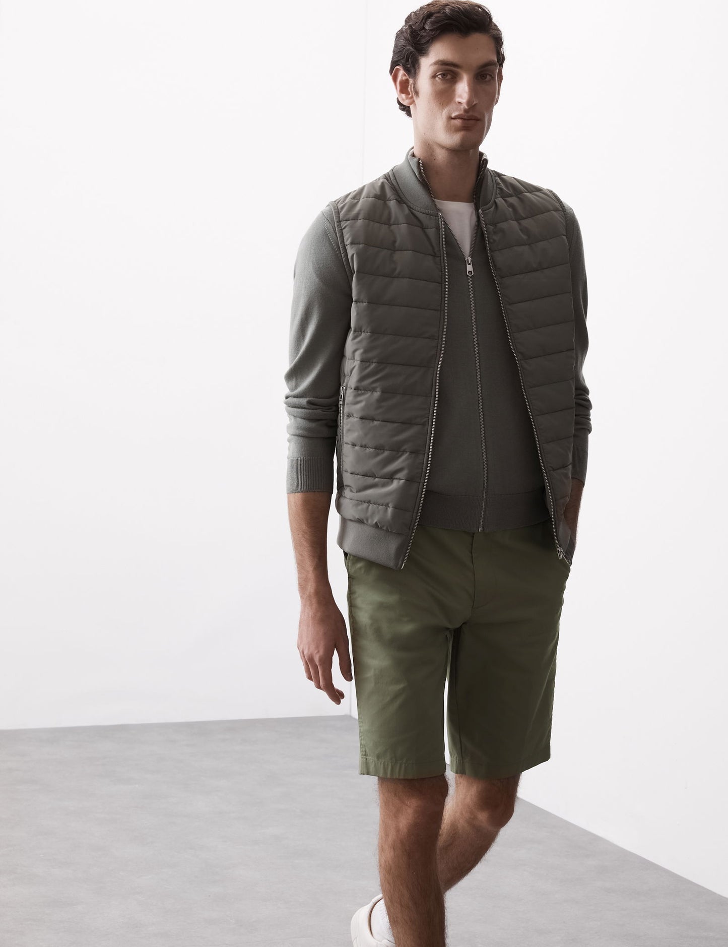 Pamuk Karışımlı Regular Fit Lightweight Chino Şort