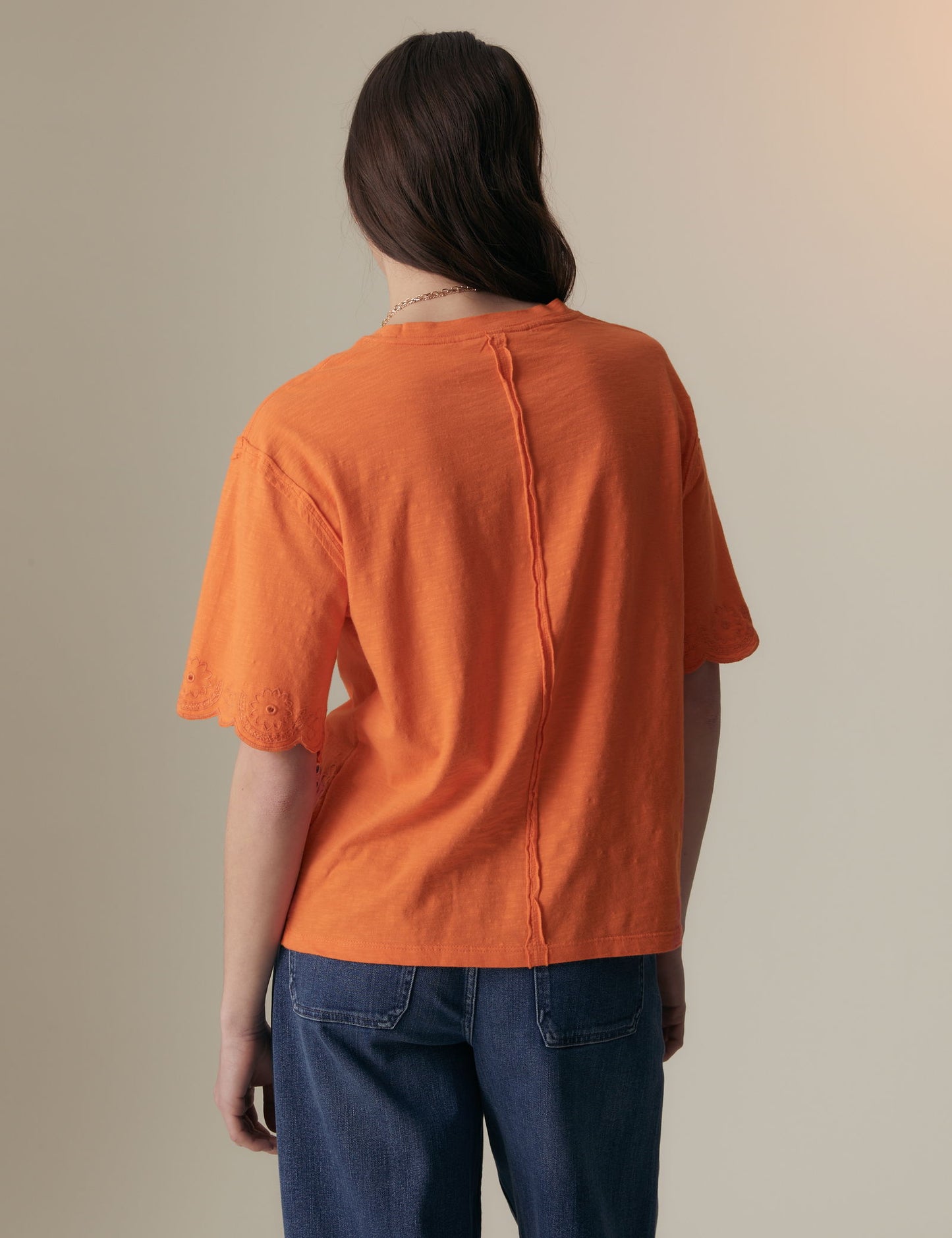 Saf Pamuklu Işleme Detaylı T-shirt