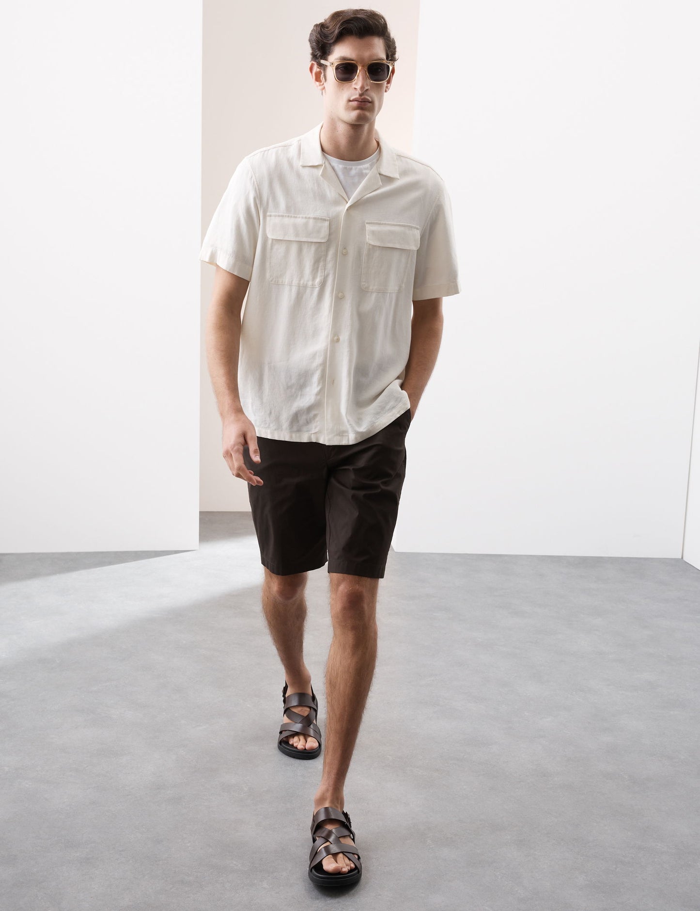 Pamuk Karışımlı Regular Fit Lightweight Chino Şort