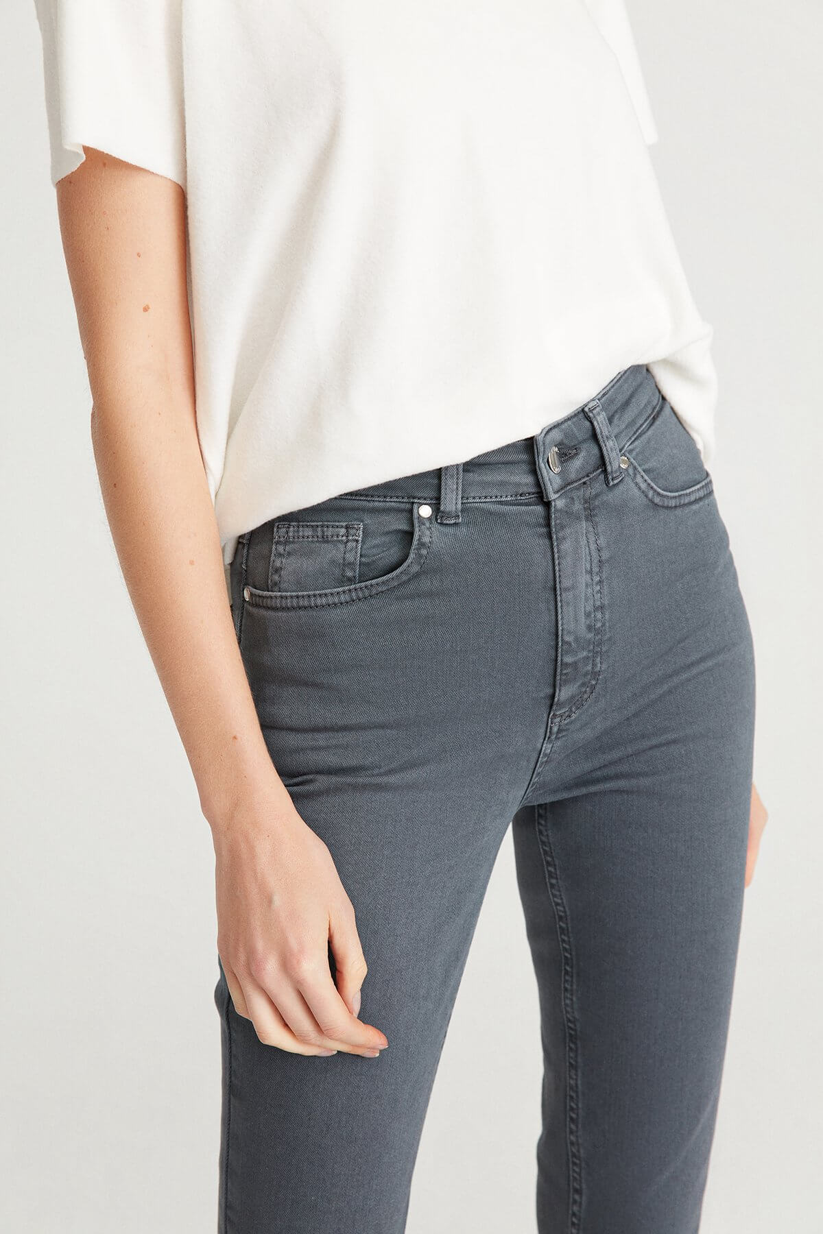Antrasit Yüksek Bel Düz Kesim Jean