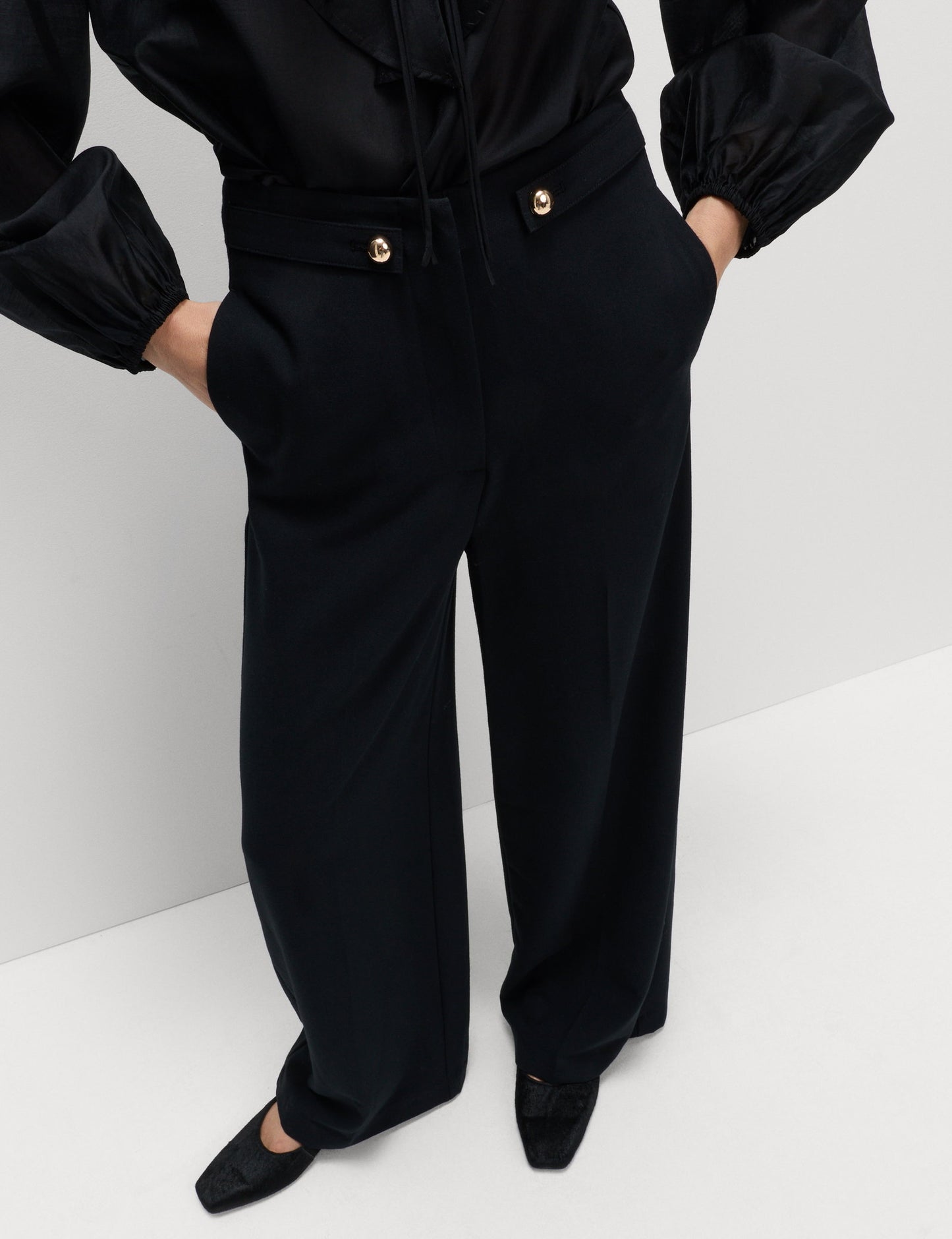 Detaylı Geniş Paça Pantolon