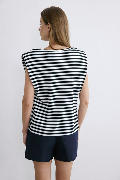 Vatkalı Örme Siyah Beyaz T-shirt