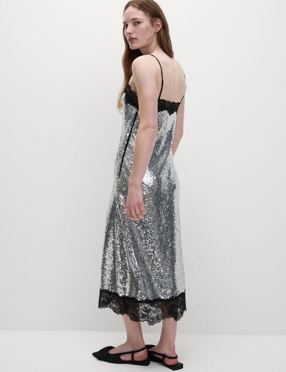 Payetli Kare Yaka Midi Slip Elbise