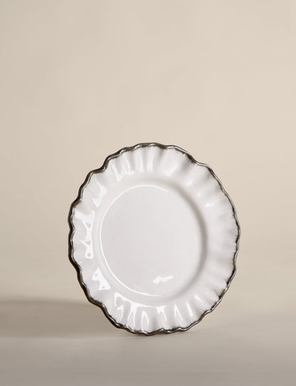Kenarları Detaylı Tabak